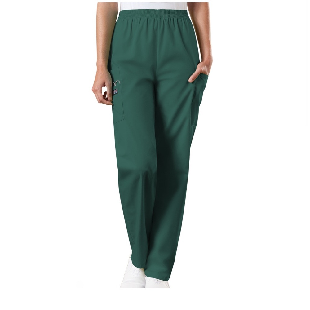 Cherokee Cargo Scrub Pants in Hunter; size Small